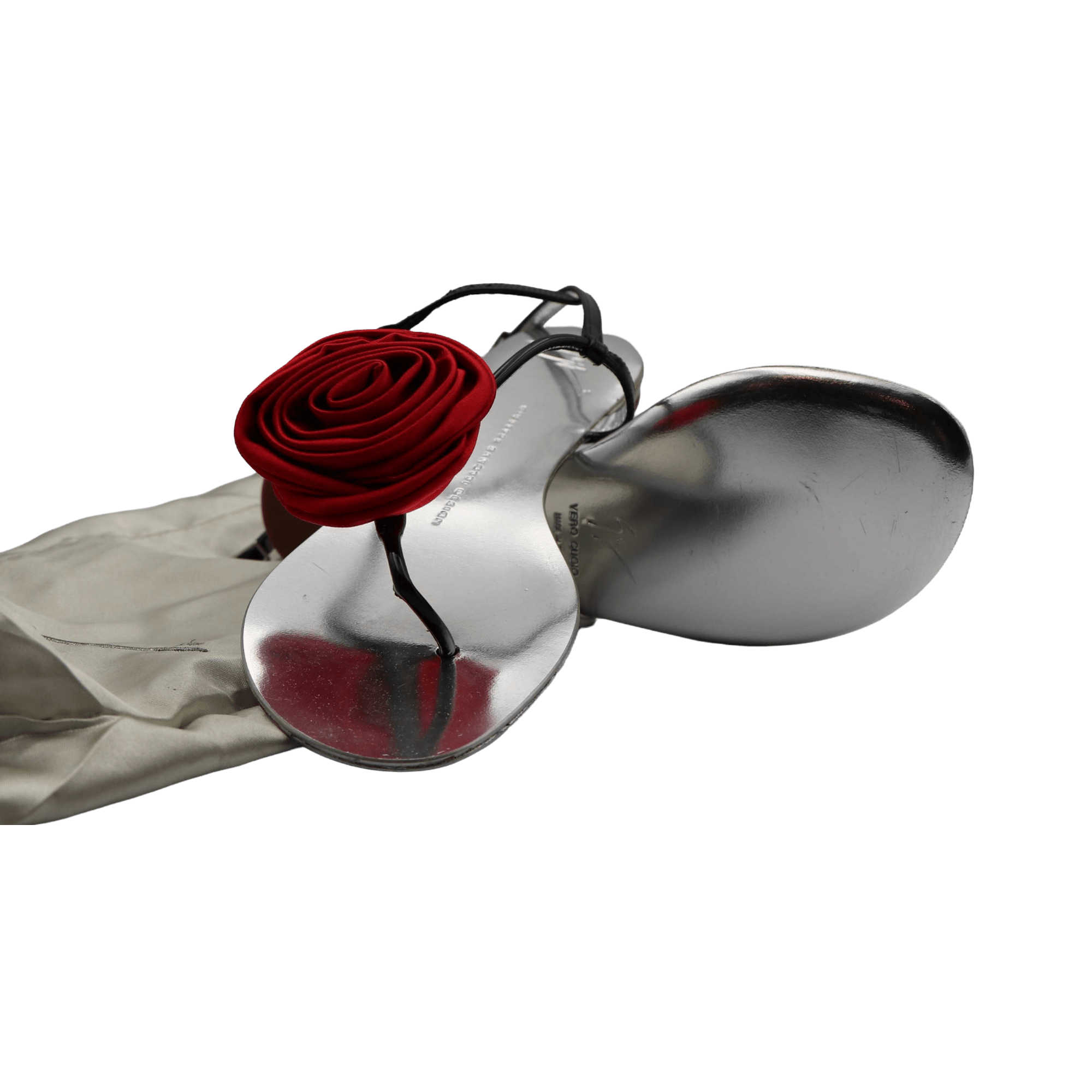 sandalias-giuseppe-zanotti-com-rosa-vermelha-em-cetim-2-detail